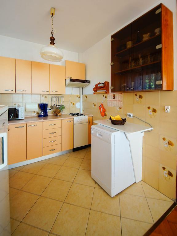 Apartments Lina Novi Vinodolski Rum bild