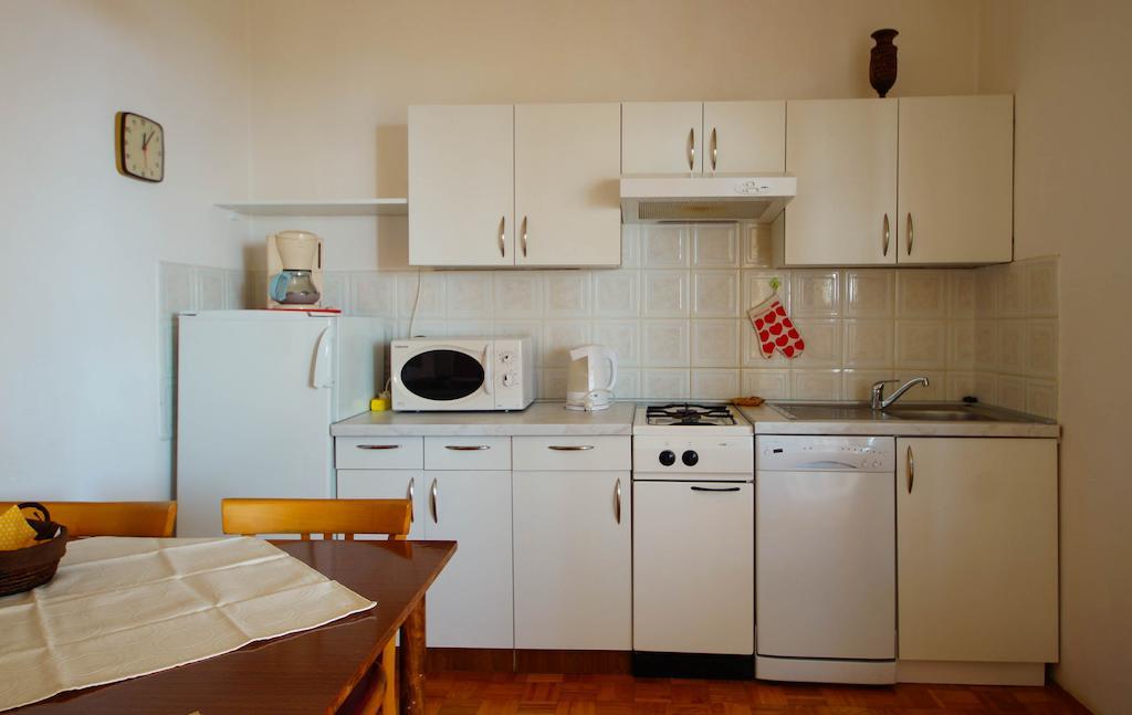 Apartments Lina Novi Vinodolski Rum bild